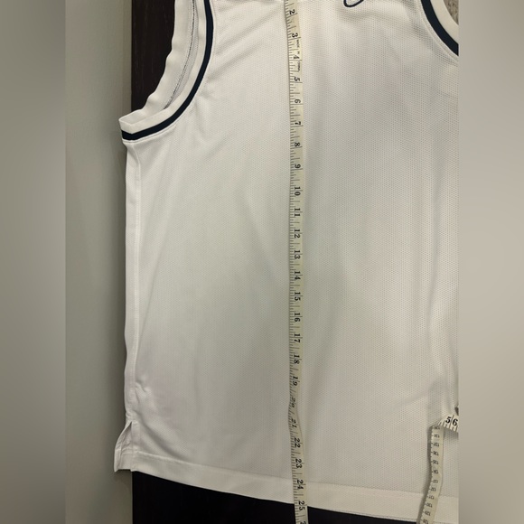 Men’s Nike Dri fit muscle shirt - Picture 3 of 6